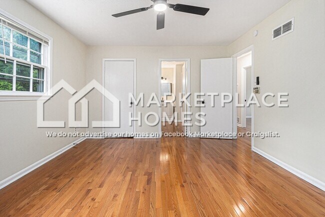 Building Photo - 3092 Menlo Park Dr