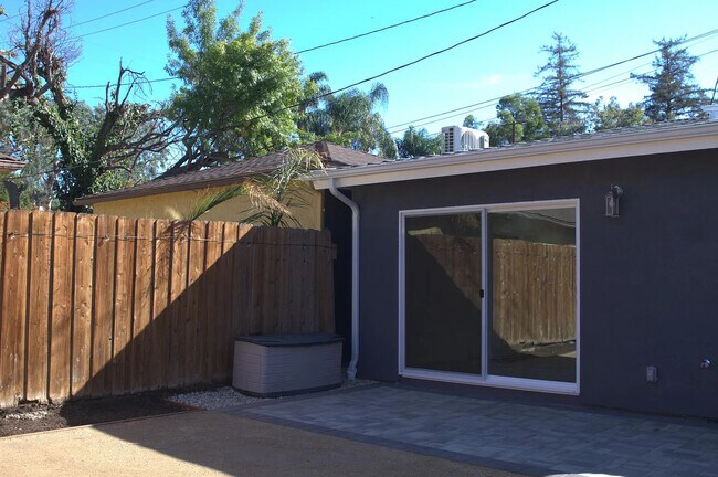 Building Photo - 5246 Canoga Ave