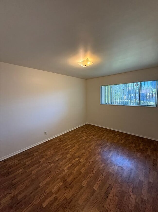 Building Photo - Beautiful 3 Bedroom, 2 Bathroom North Hill...
