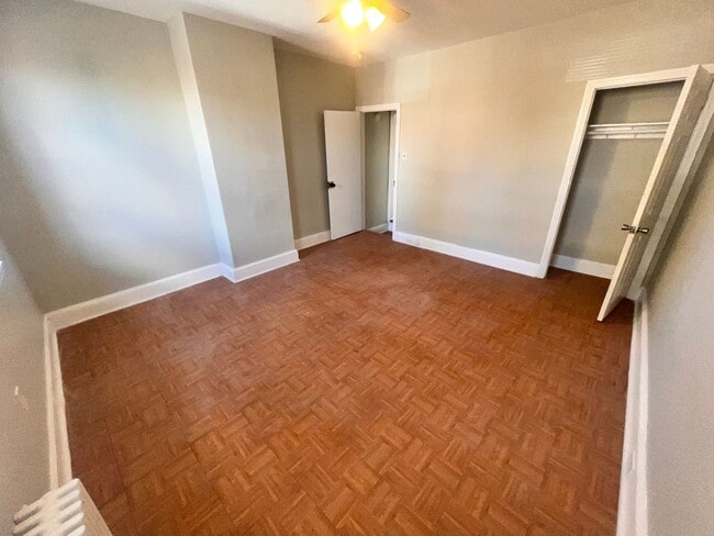 Building Photo - Contemporary 2 Bedroom Townhome w/ Updated Kitchen & Washer/dryer