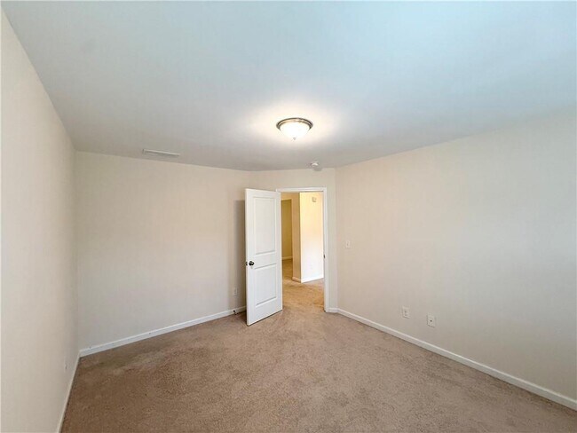 Building Photo - 13432 Gardiner Ln