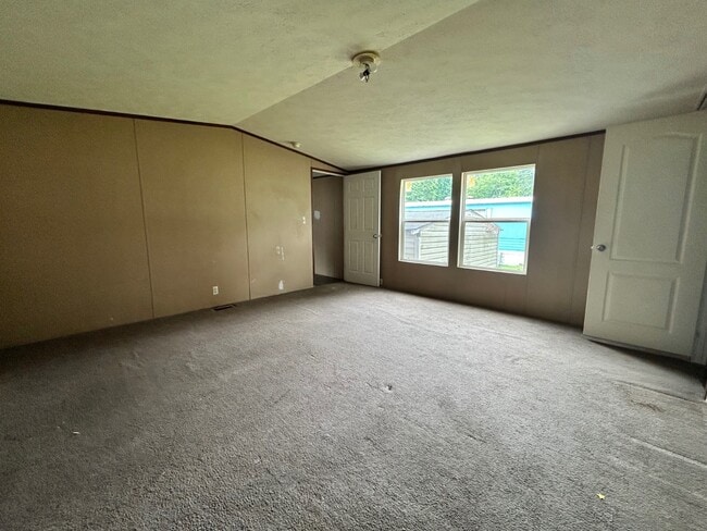 Building Photo - 2701 30 Mile Rd