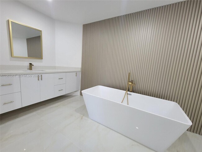 Building Photo - 7928 NW 190th Ln