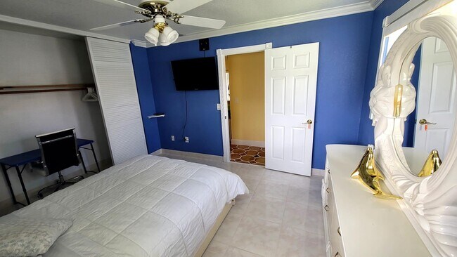 Building Photo - 1283 Larch Way