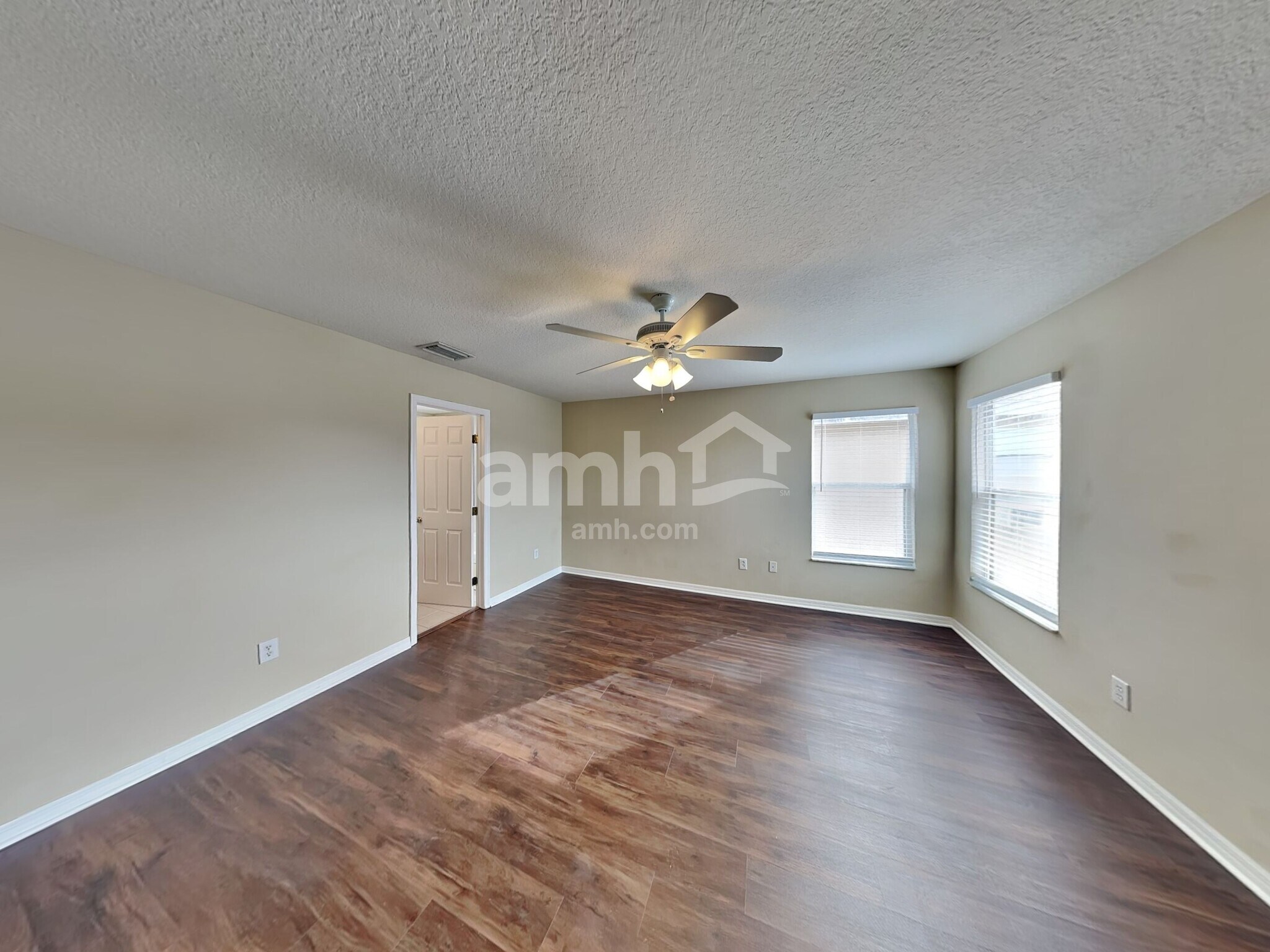 Building Photo - 12109 Tree Haven Ave