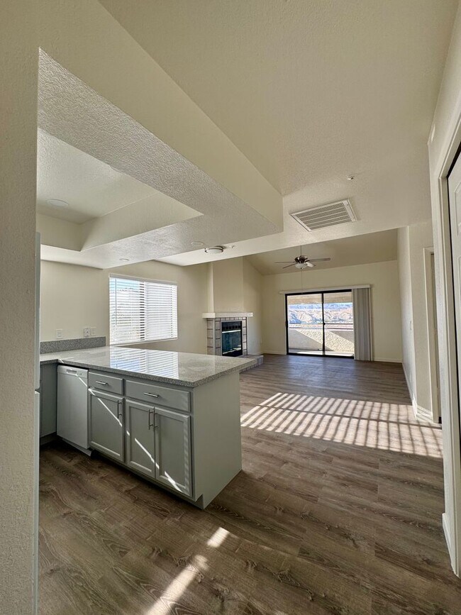 Building Photo - Stunning Remodeled 3-Bed Condo with River & Casino Views!