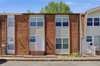 Building Photo - 1261 Clydesdale Ln