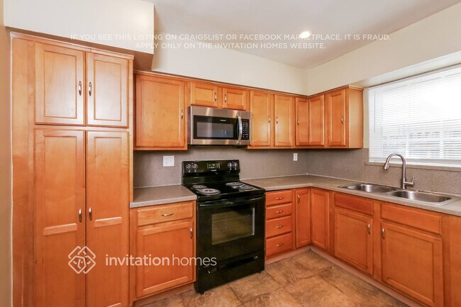 Building Photo - 5430 SW 21st St