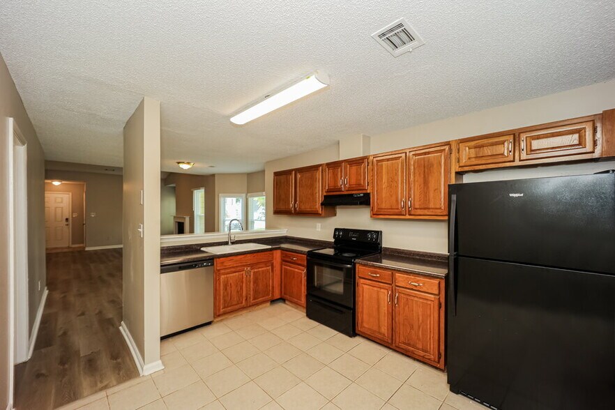 Building Photo - 8062 S Bay Ct