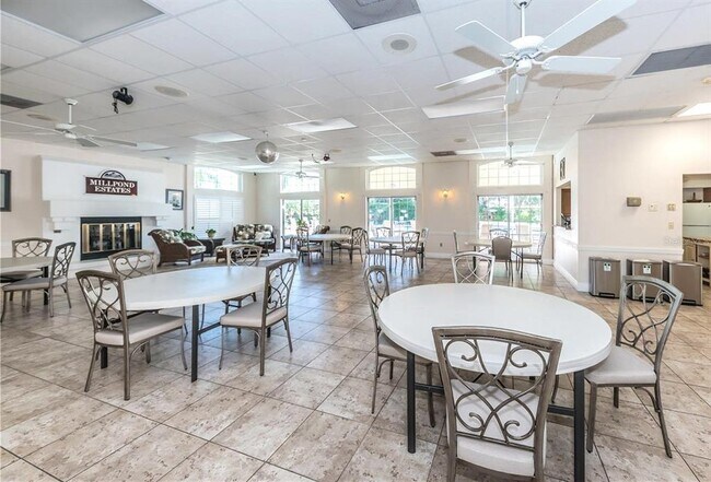 Building Photo - 7828 Hardwick Dr