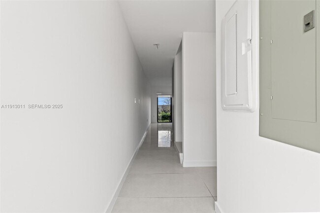 Building Photo - 26126 SW 146th Ave