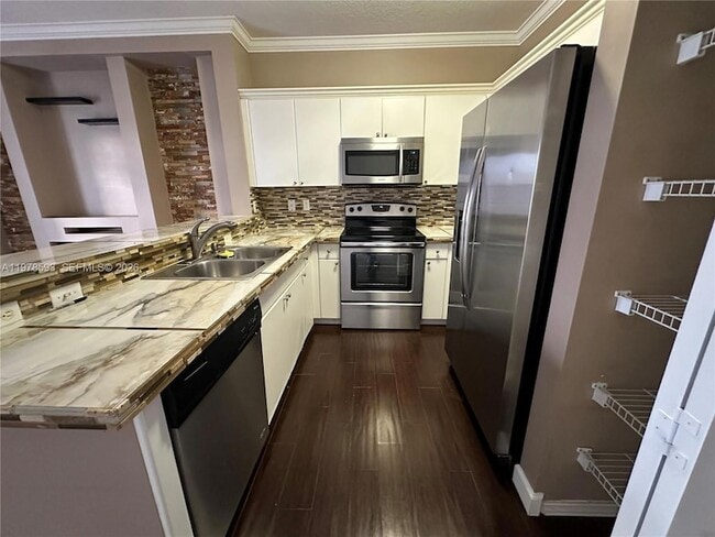 Building Photo - 2221 SE 24th Pl