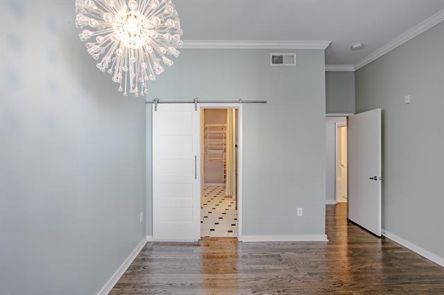 Building Photo - 3015 Bryan St