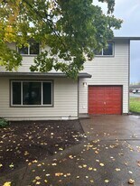 Building Photo - 2622 S 7th St