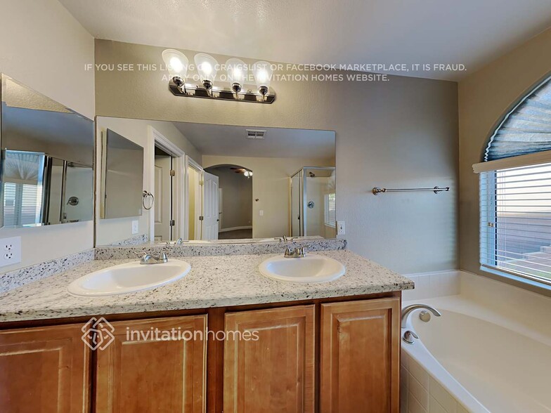 Building Photo - 2289 Bull Lake Dr