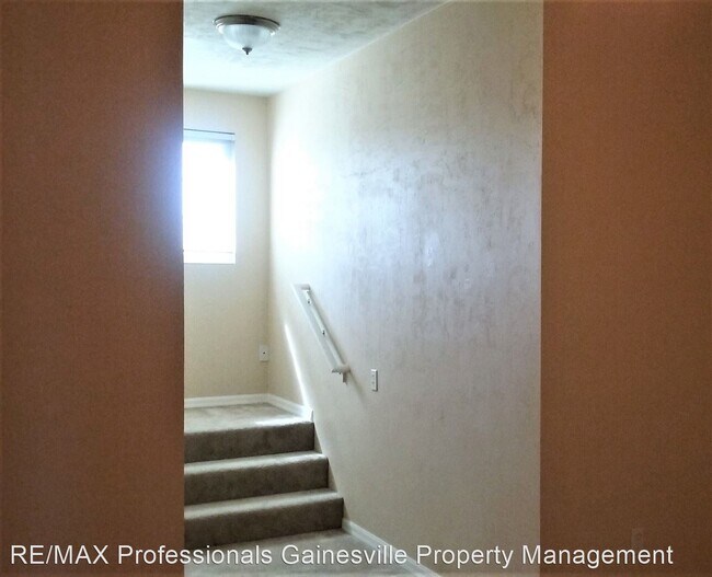 Building Photo - 3 br, 2.5 bath House - 162 SW 145th Drive #10