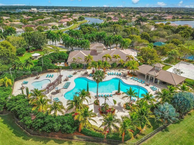 Building Photo - 19381 Stonebrook St