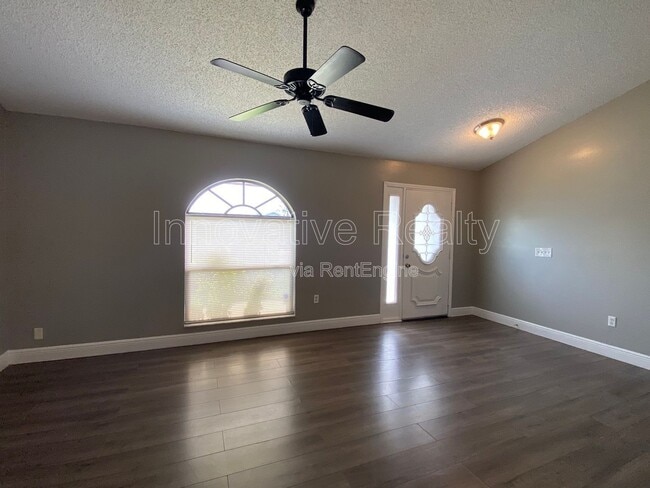Building Photo - 1025 Derbyshire Dr