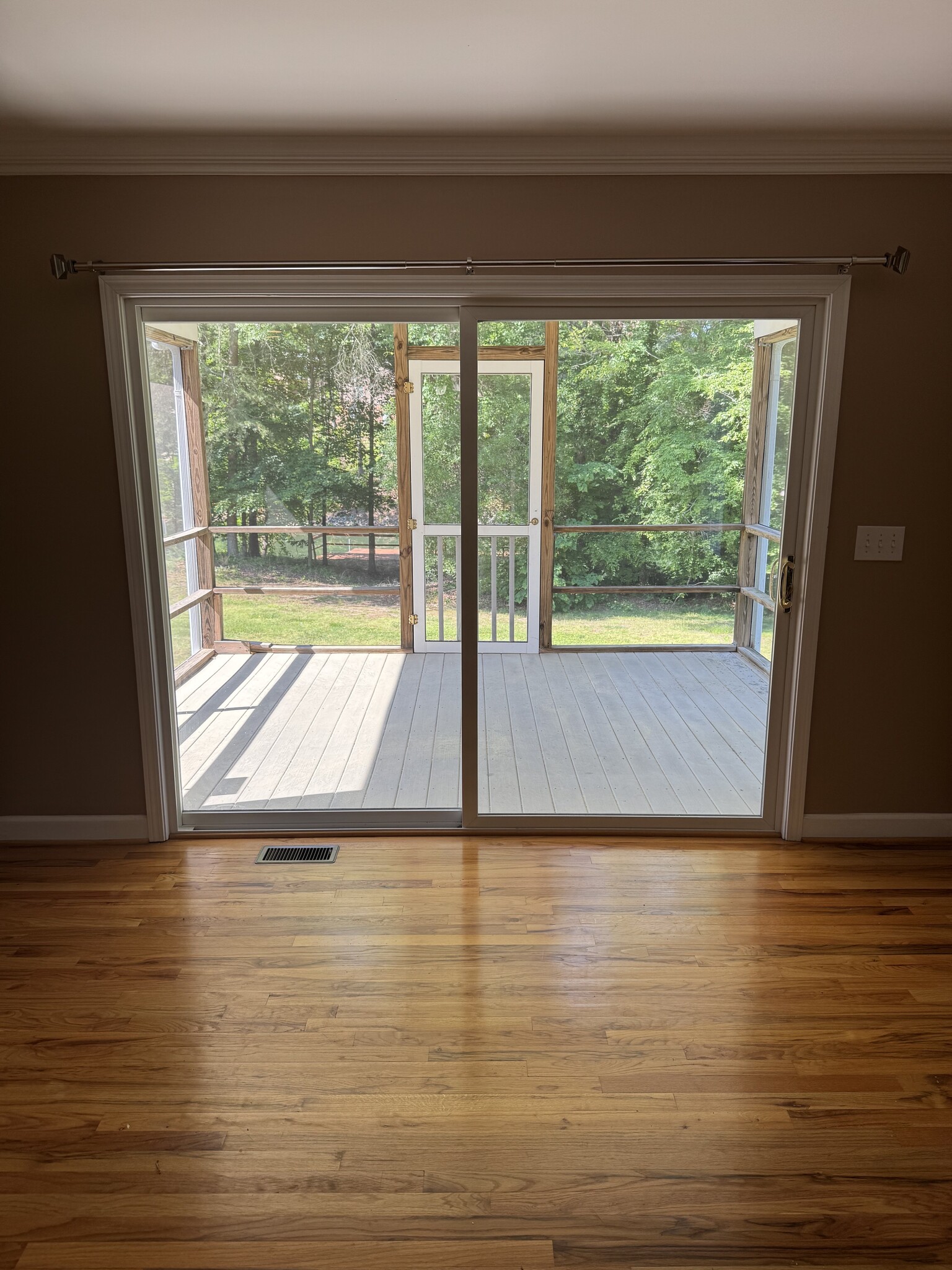 View of screened in porch - 7649 Keistlers Store Rd