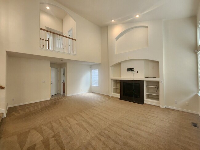 Building Photo - Beautiful 4 Bedroom Home In Beacon Point! Cherry Creek Schools!