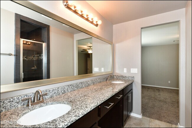 Building Photo - 14901 Tierra Isaiah Ave