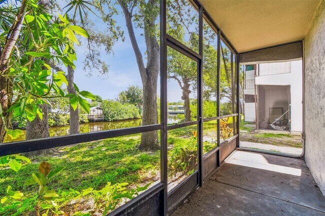 Building Photo - 9125 Tudor Dr