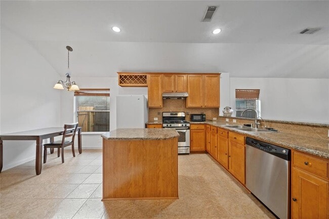 Building Photo - 7030 Thistlewood Park Ct