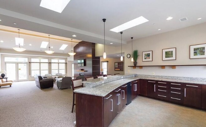 Building Photo - 1702 Ascot Way