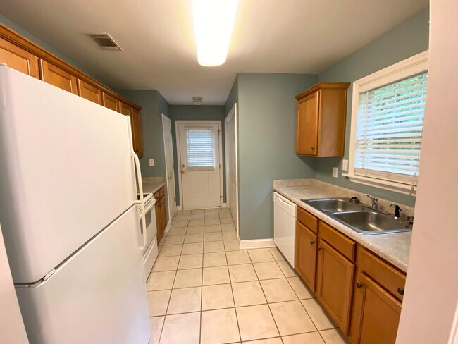 Building Photo - 1020 Trotters Walk