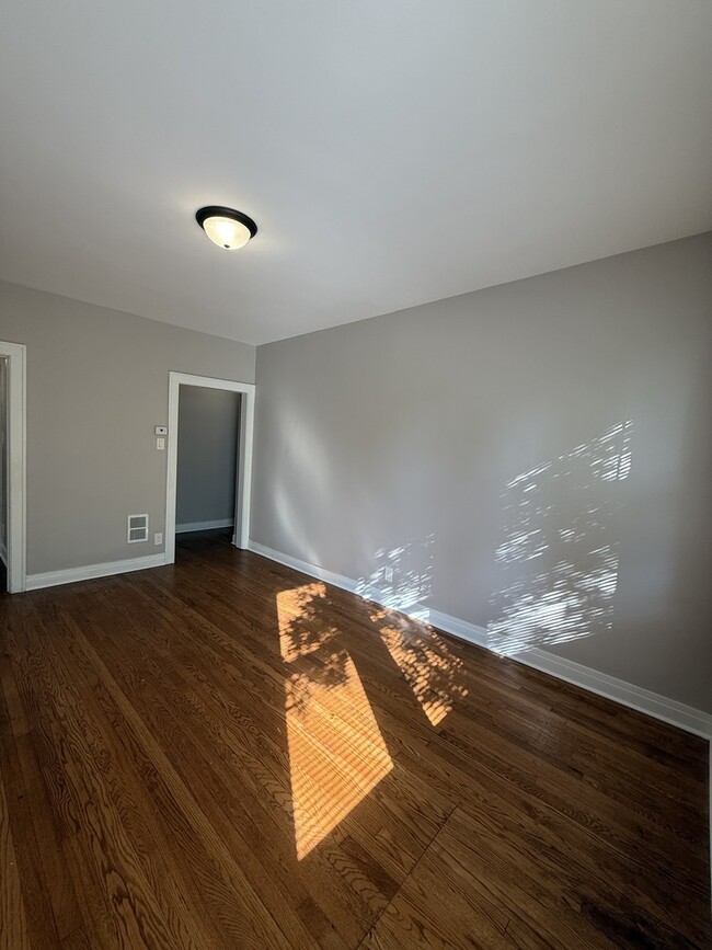 Building Photo - 3901 W Division St