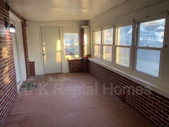 Building Photo - 3324 E 25th St