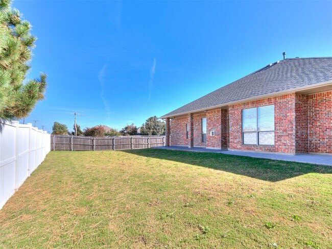 Building Photo - 8401 NW 107th St