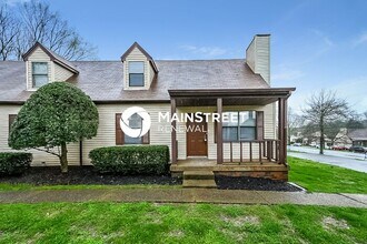 Building Photo - 3 Bedroom Pet-Friendly Home in Nashville, TN with Main Street Renewal