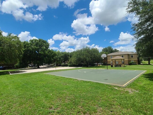 Building Photo - 5903 Willow Ridge Dr