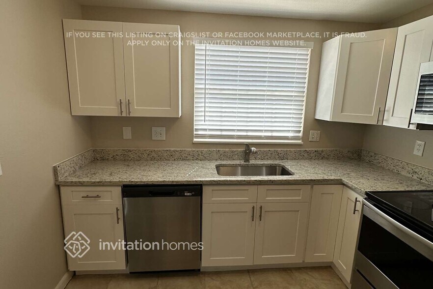 Building Photo - 1497 S Andes Way