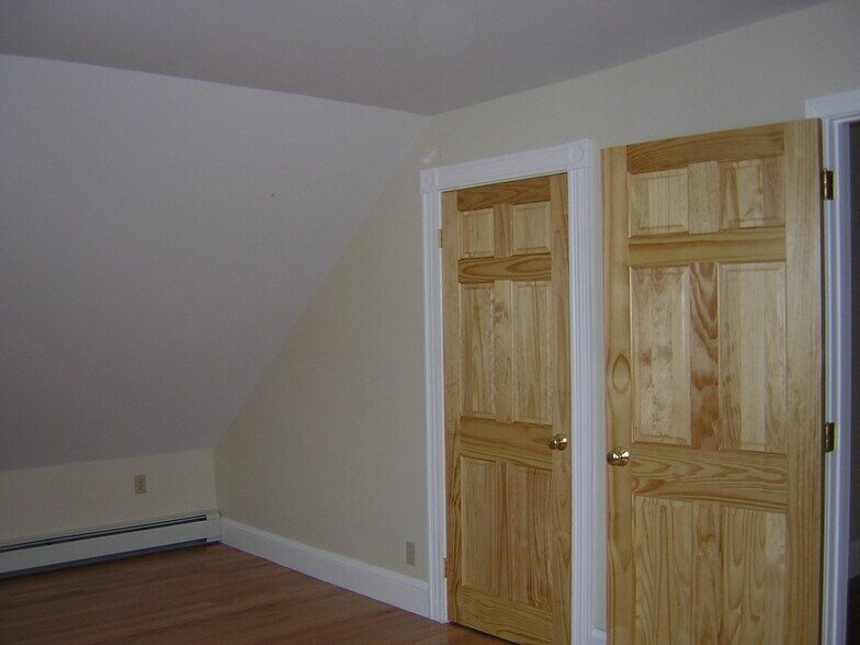 Building Photo - 55 University Ave