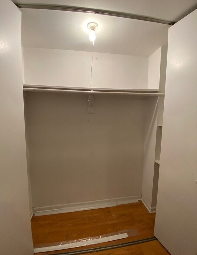 Building Photo - 1636 N Wells St