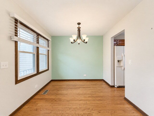 Building Photo - 1696 Vermont Dr