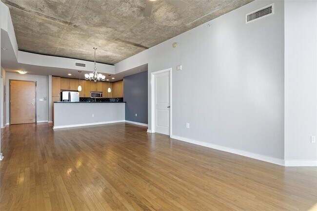 Building Photo - 360 Nueces St