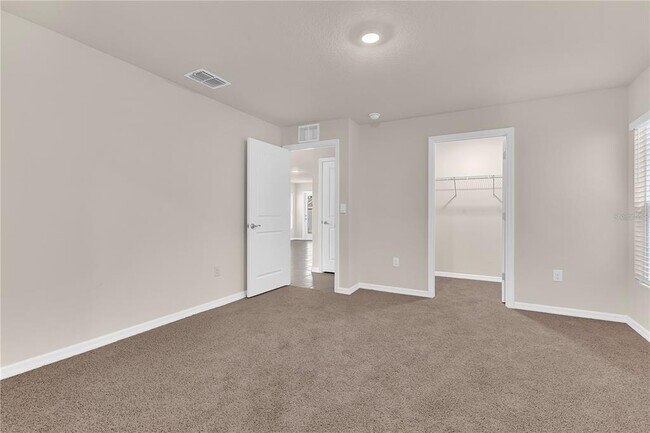 Building Photo - 2872 NE 21st Ct Rd