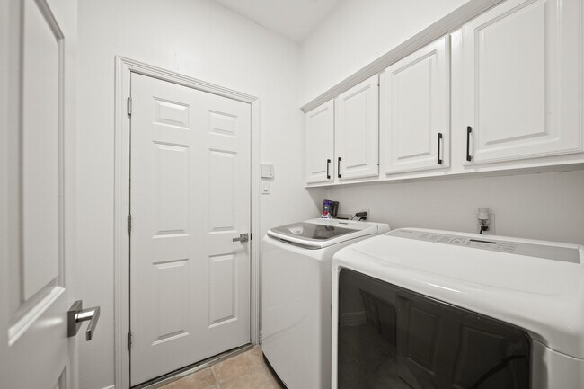 Building Photo - 12210 Pebble Meadows