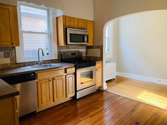 Building Photo - 86 W 34th St.