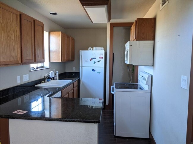 Building Photo - 143 Spring Hollow Trail