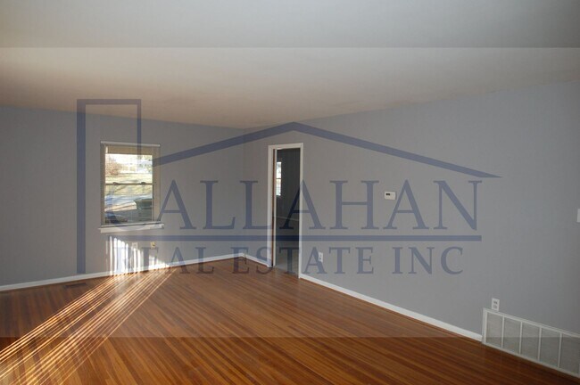 Building Photo - Updated Sherwood 3 bed 2 bath