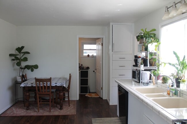 Building Photo - Morro Bay Home