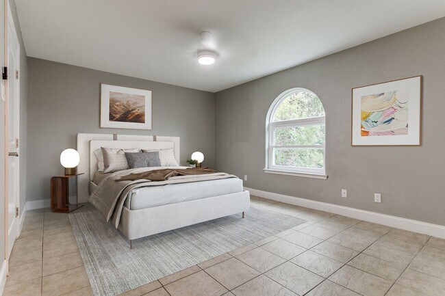Building Photo - 2-BEDROOM CONDO AT OLMOS PARK TOWNHOMES