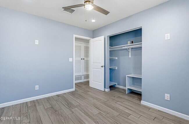 Building Photo - 5713 Creston Ave