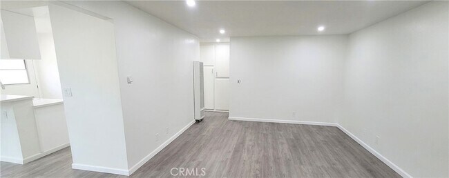 Building Photo - 1417 S Greenwood Ave