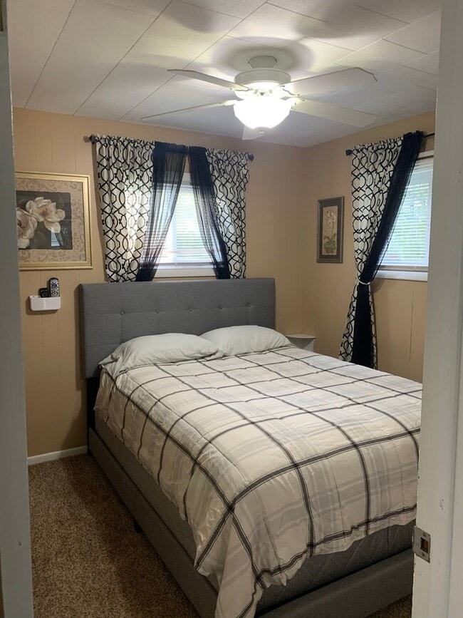 Building Photo - Fully-Furnished Cozy Retreat
