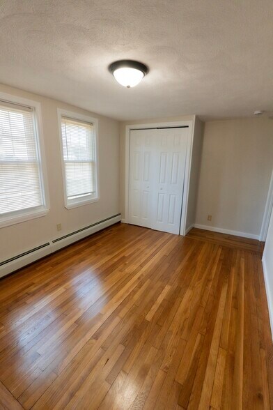 Building Photo - 178 Manning St